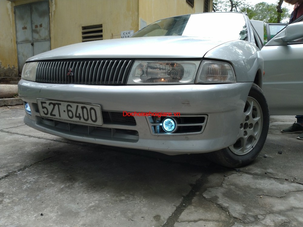 Tăng sáng cho Mitsubishi Lancer bằng đèn Bi Xenon gầm hai chế độ pha cos