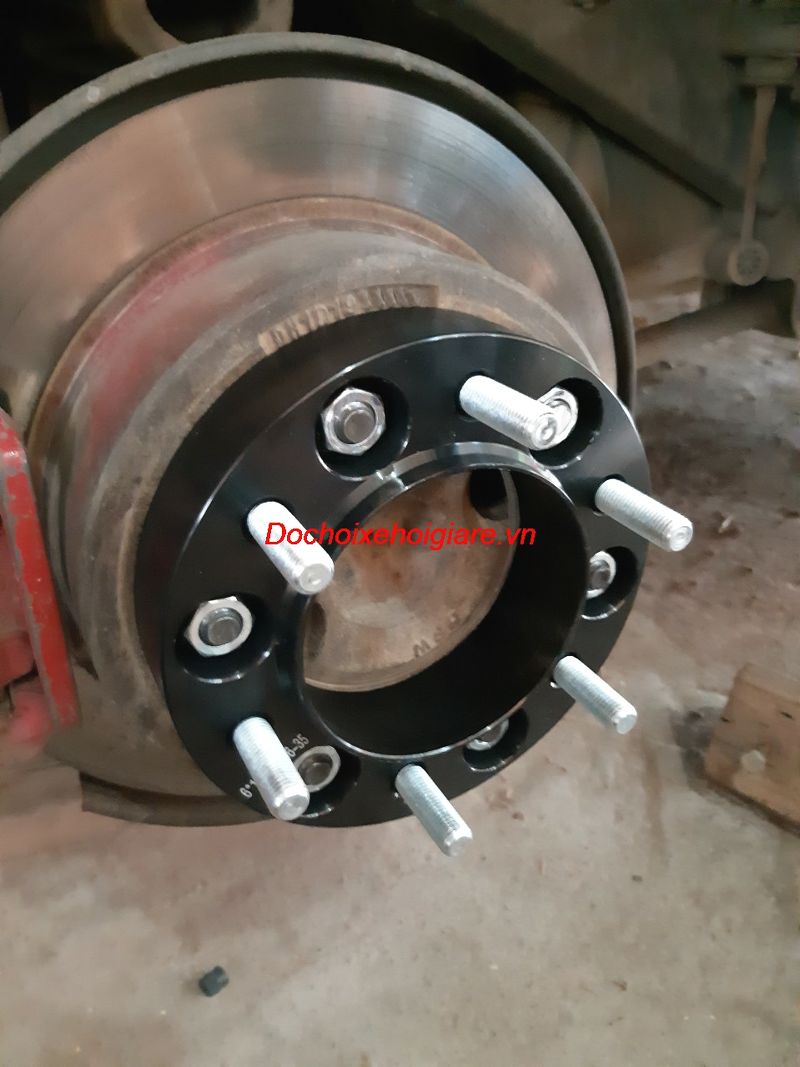 Bộ đệm lốp bánh xe Ssangyong Musso 2002. Wheel Spacers có vòng định tâm