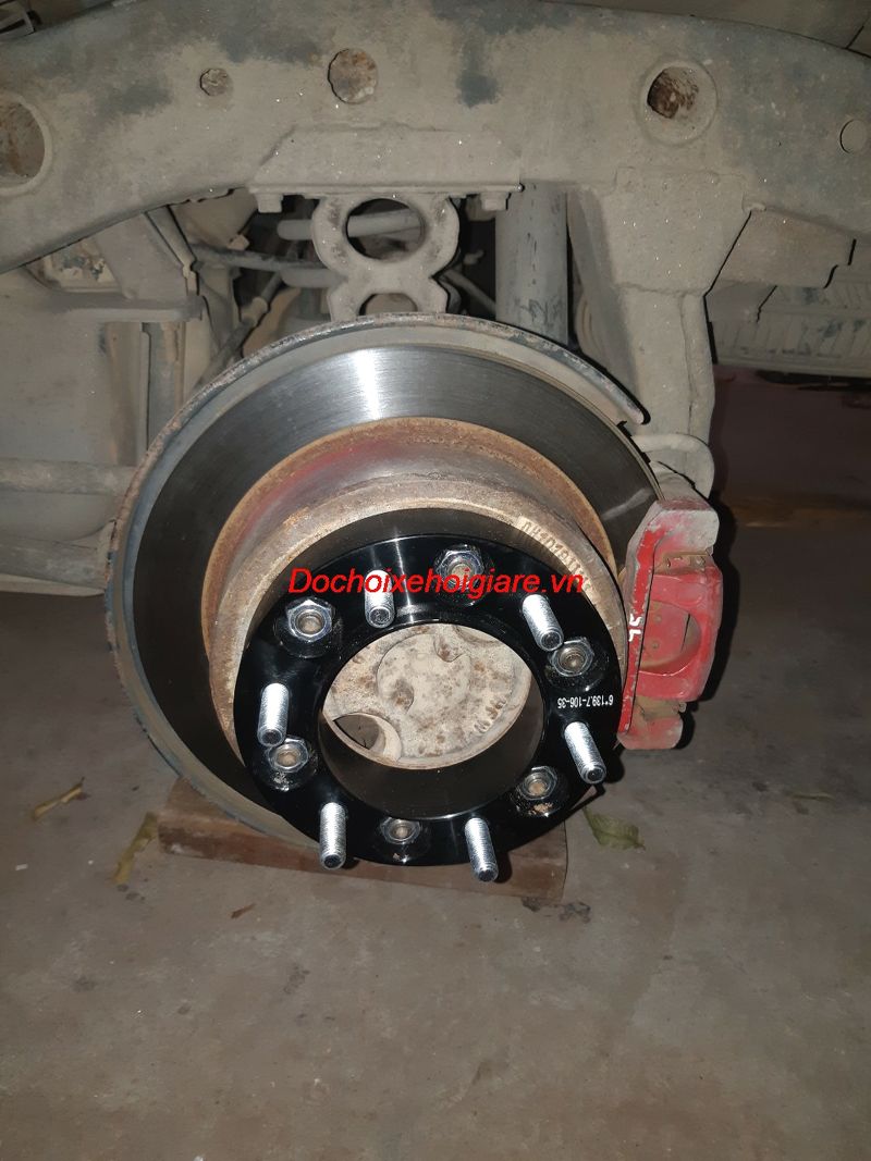 Bộ đệm lốp bánh xe Ssangyong Musso 2002. Wheel Spacers có vòng định tâm