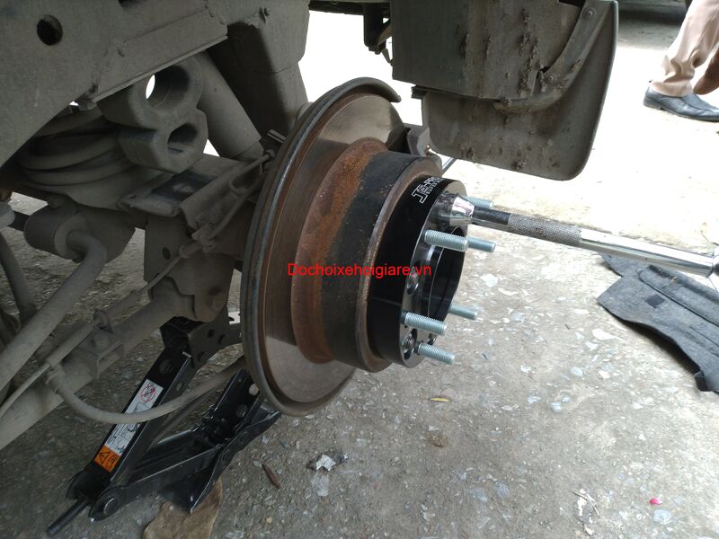 Wheel Spacers đệm lồi lốp xe Ssangyong Korando. Sỉ lẻ toàn quốc bao giá thấp nhất