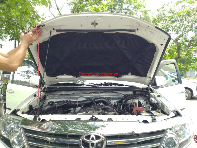 Cách âm chống ồn Toyota Fortuner giá bao nhiêu. Tư vấn cách âm chống ồn Fortuner hiệu quả cao chi phí thấp