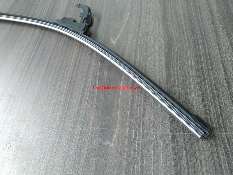 Cần gạt mưa Nano Wiper xương mềm. Lưỡi gạt cao su phủ than chì hoạt tính giúp gạt sạch hơn, êm hơn và bền hơn