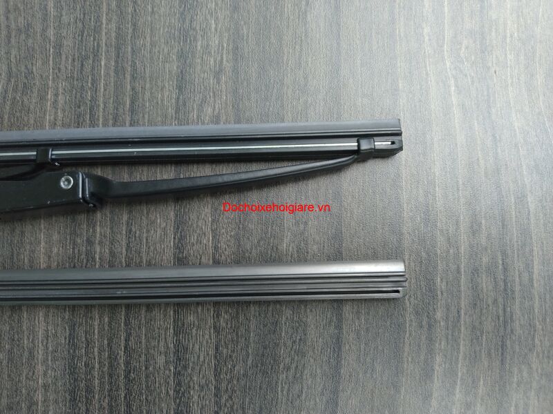 Lưỡi gạt mưa Nano Wiper cho cần xương sắt. 100% cao su tự nhiên phủ Nano than chì hoạt tính giúp gạt sạch hơn, êm hơn và bền hơn