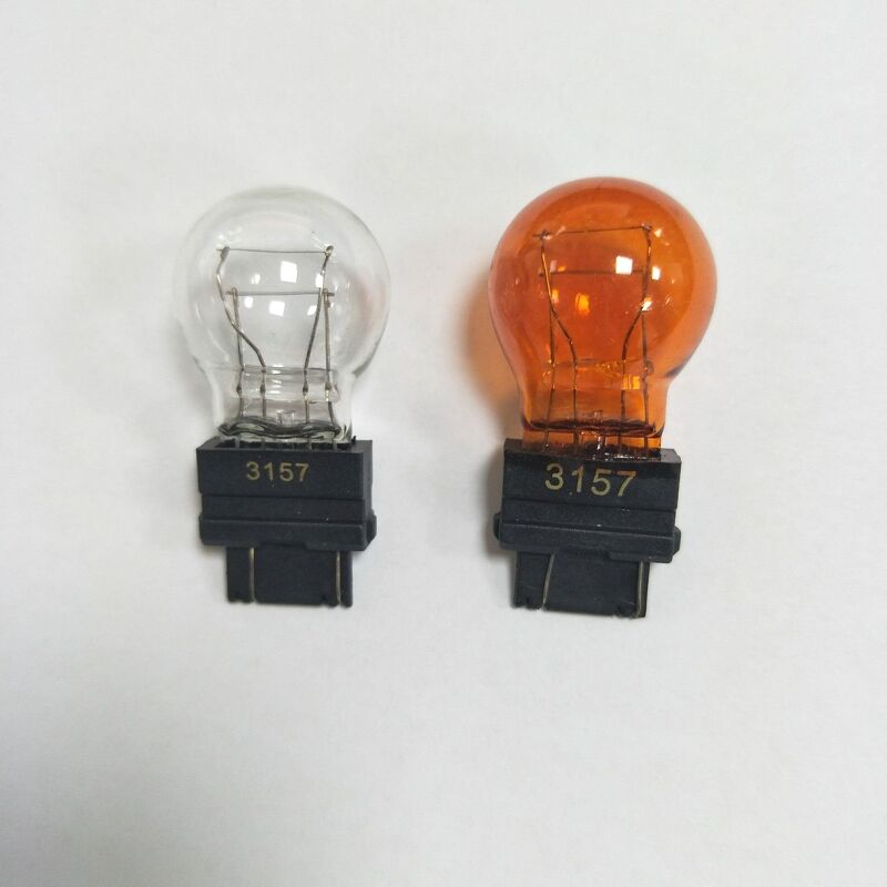 Phân phối sỉ lẻ bóng đèn tín hiệu halogen FSL cho ô tô, xe máy, xe tải 12V 24V. Bóng đèn ngoại thất soi biển số, lantec demi, nội thất taplo, đèn trần la phông, hậu, lùi de, phanh thắng dừng, xi nhan báo rẽ, soi mở cửa