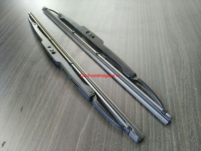 Cần gạt mưa Nano Wiper xương sắt. Lưỡi gạt cao su phủ than chì hoạt tính giúp gạt sạch hơn, êm hơn và bền hơn