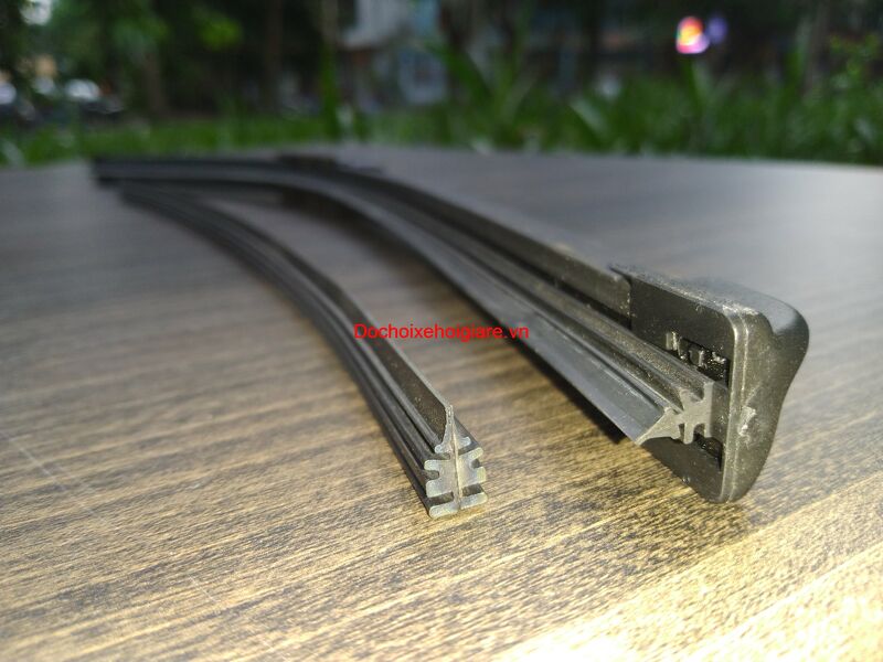 Lưỡi gạt mưa Nano Wiper cho cần xương mềm dày 6mm. 100% cao su tự nhiên phủ Nano than chì hoạt tính giúp gạt sạch hơn, êm hơn và bền hơn