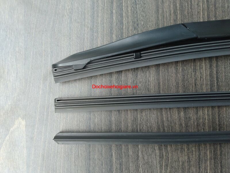 Lưỡi gạt mưa Nano Wiper cho cần nhựa 3 đoạn dày 8mm. 100% cao su tự nhiên phủ Nano than chì hoạt tính giúp gạt sạch hơn, êm hơn và bền hơn