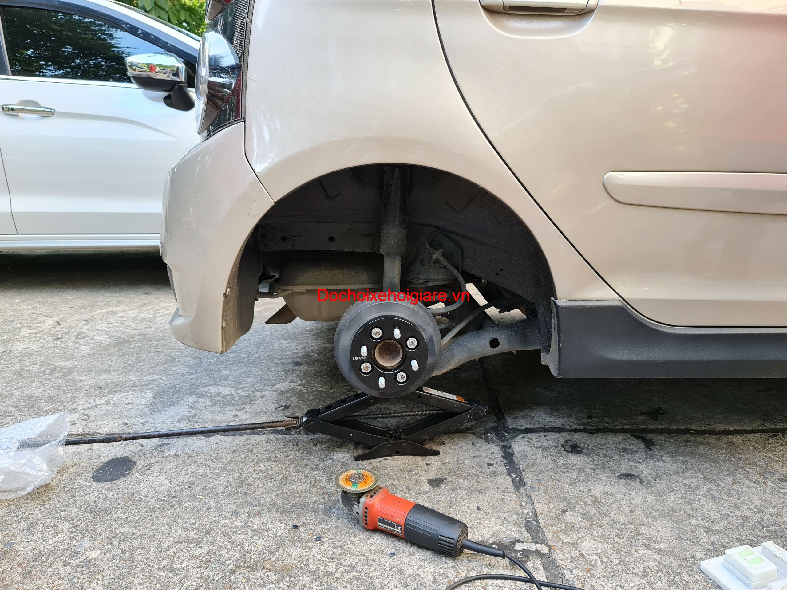 Kia Morning độ Wheel Spacers tấm đệm lốp, độn mâm, mở rộng lồi bánh xe