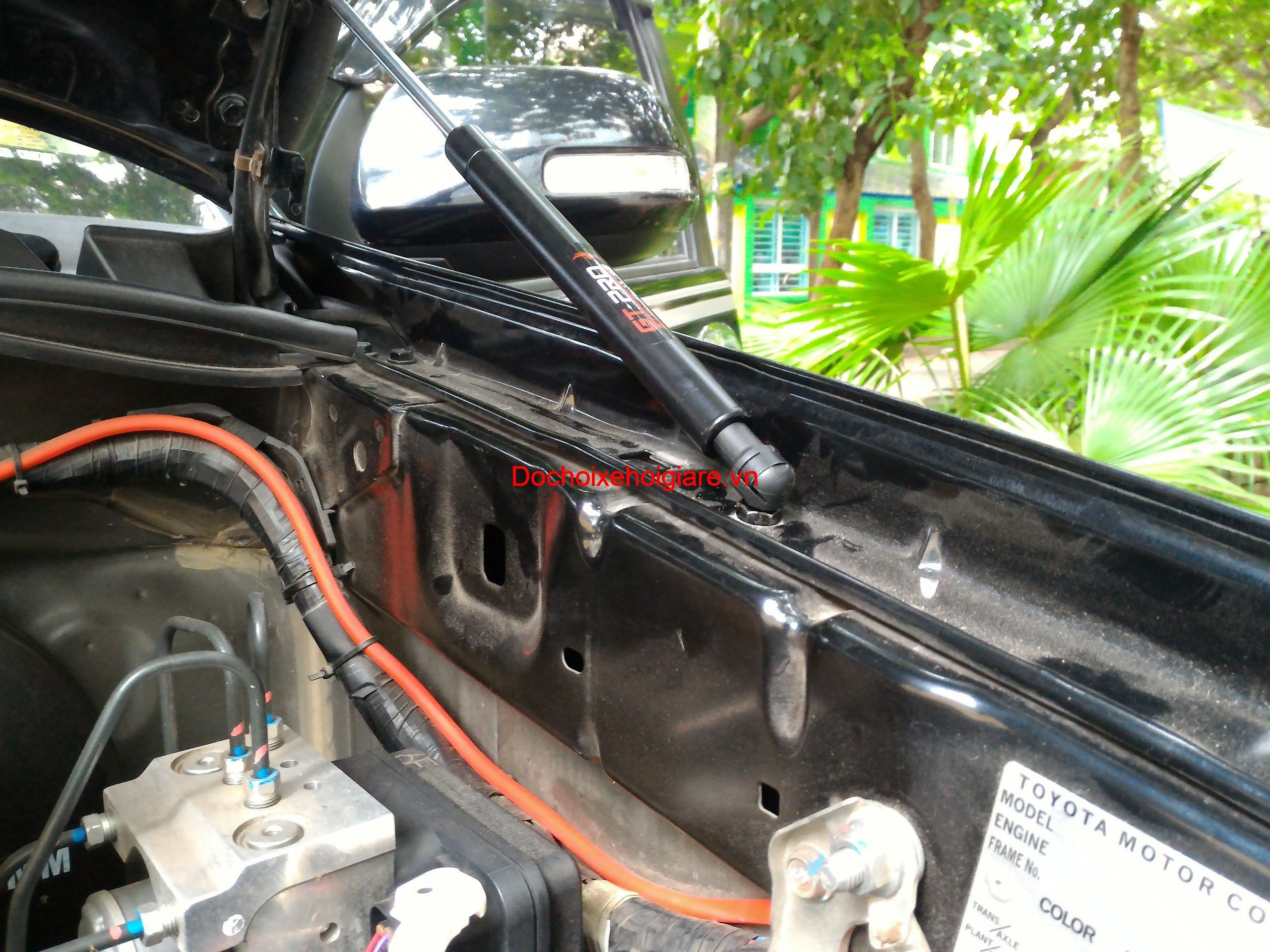 Ty thủy lực chống nắp capo xe bán tải, xe 7 chỗ cho Toyota Hilux Fortuner, Ford Ranger, Mazda BT-50, Nissan Navara Terra, Isuzu D-max Mu-x, Chevrolet Colorado, Triton