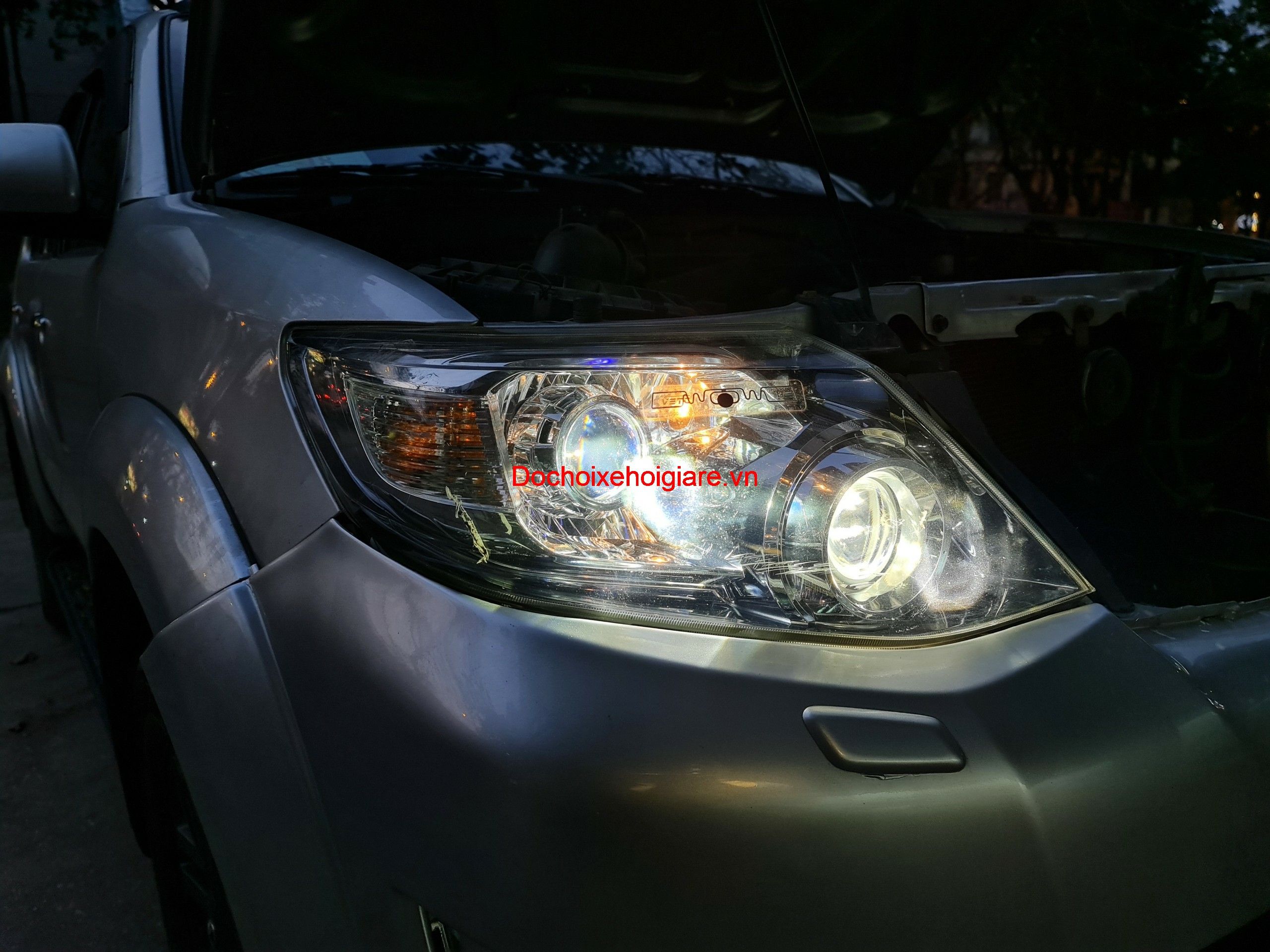 Độ Đèn Bi Pha Led Laser Xenon Toyota Fortuner 2015 Giá Rẻ Nhất. Bao Dùng Thử 30 Ngày. Bảo Hành Tối Thiểu 2 Năm