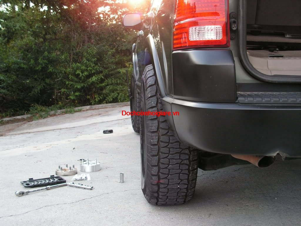 Miếng Đệm Mở Rộng Lốp Xe Ford Explorer - Wheel Spacers Hợp Kim Nhôm - Có Gờ Định Tâm