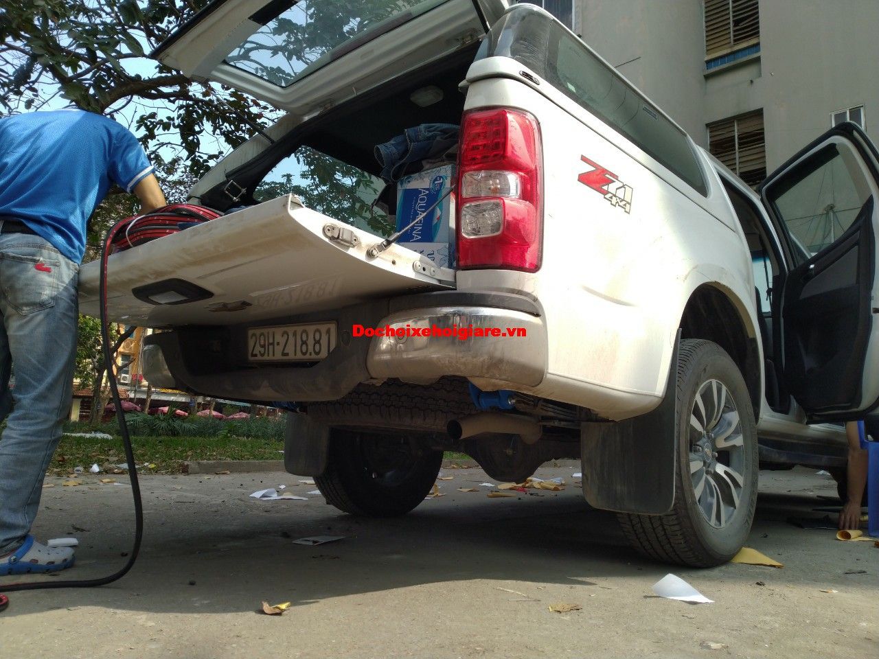 Chevrolet Colorado độ cùm nhíp chống giật JS1 Thái Lan, giải pháp đơn giản giúp xe bán tải ÊM ÁI hơn