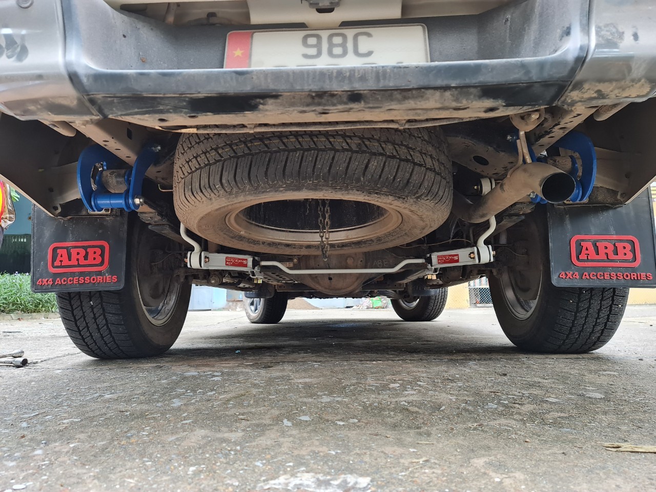 Thanh cân bằng xe bán tải TOYOTA HILUX. Thanh giằng chống lật xe bán tải TOYOTA HILUX