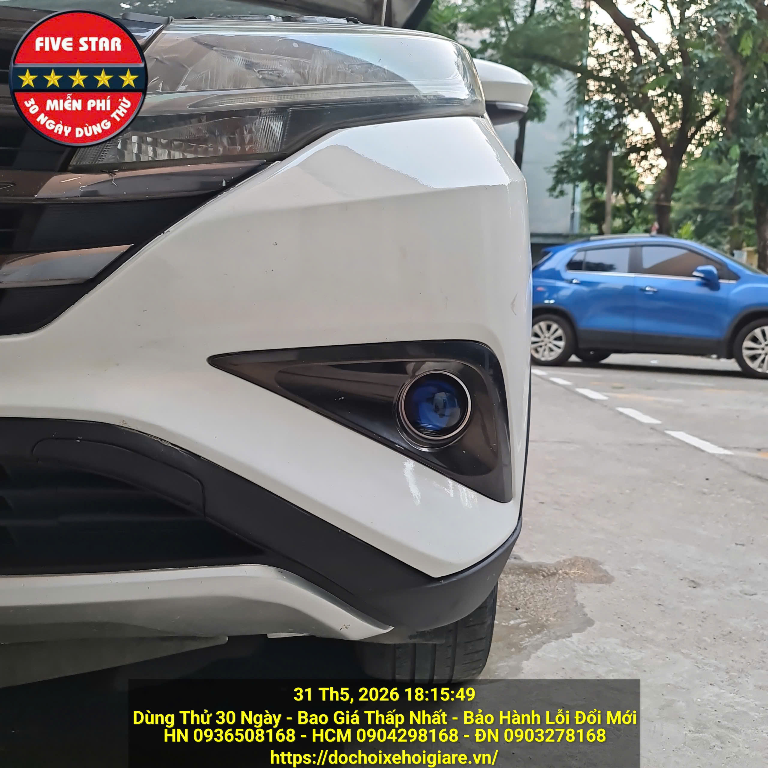 Den-Bi-Gam-Toyota-Rush-Sieu-Sang-Chong-Nuoc-BH-36-Thang-Doi-Moi--1.jpg?v=1780910900