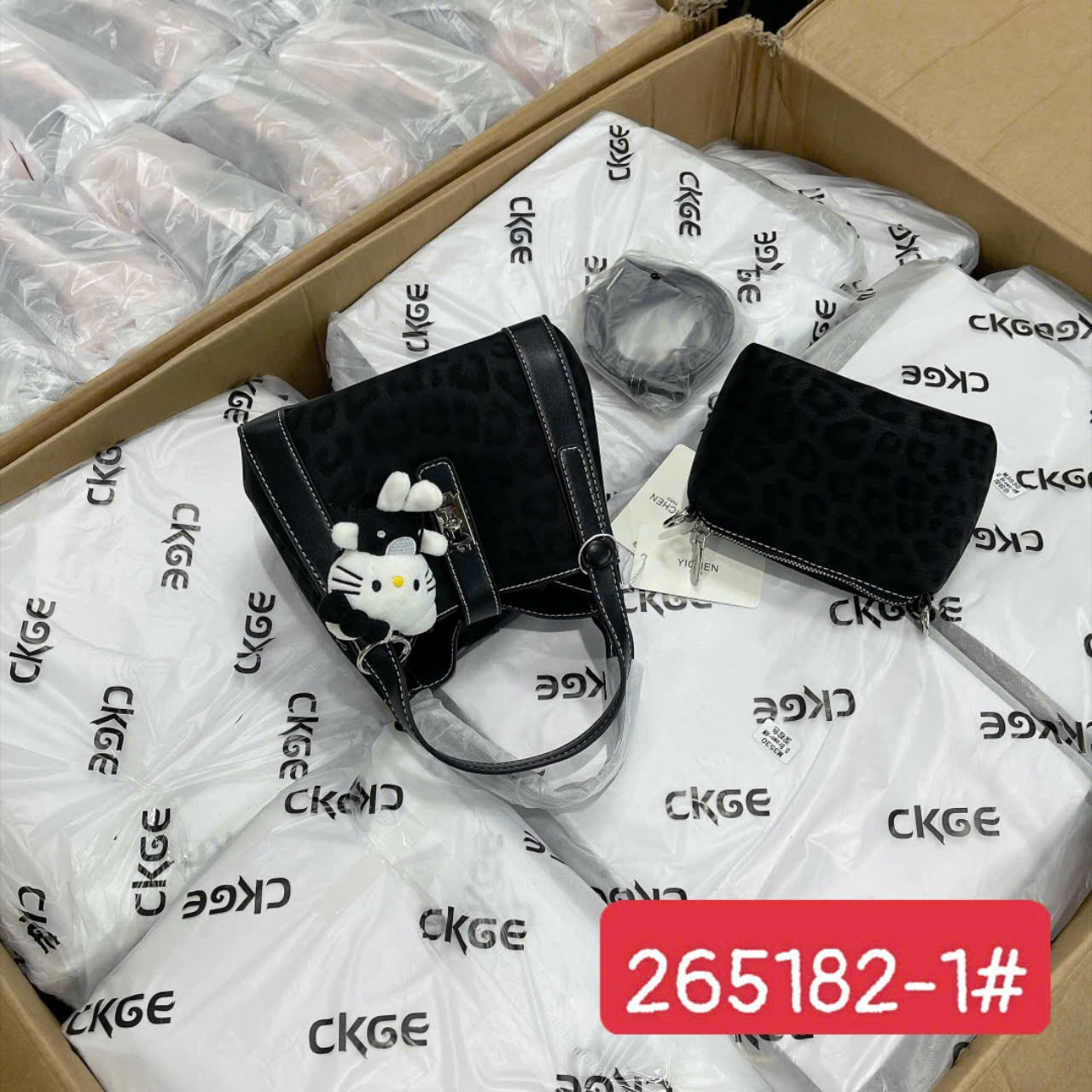 265182-1# Set túi Yichen đen viền chỉ trắng charm mèo