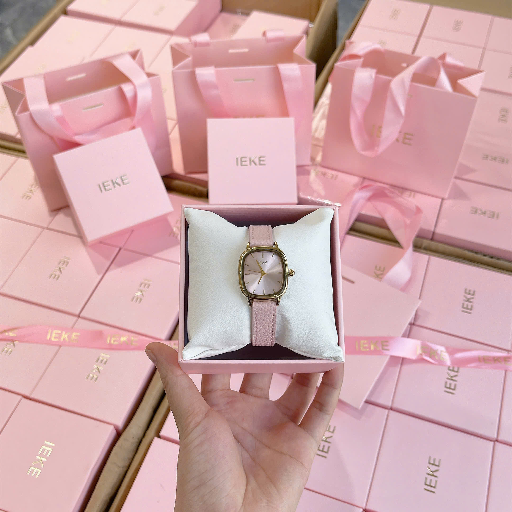 3009# Đồng hồ IEKE dây da hồng (hộp hồng)
