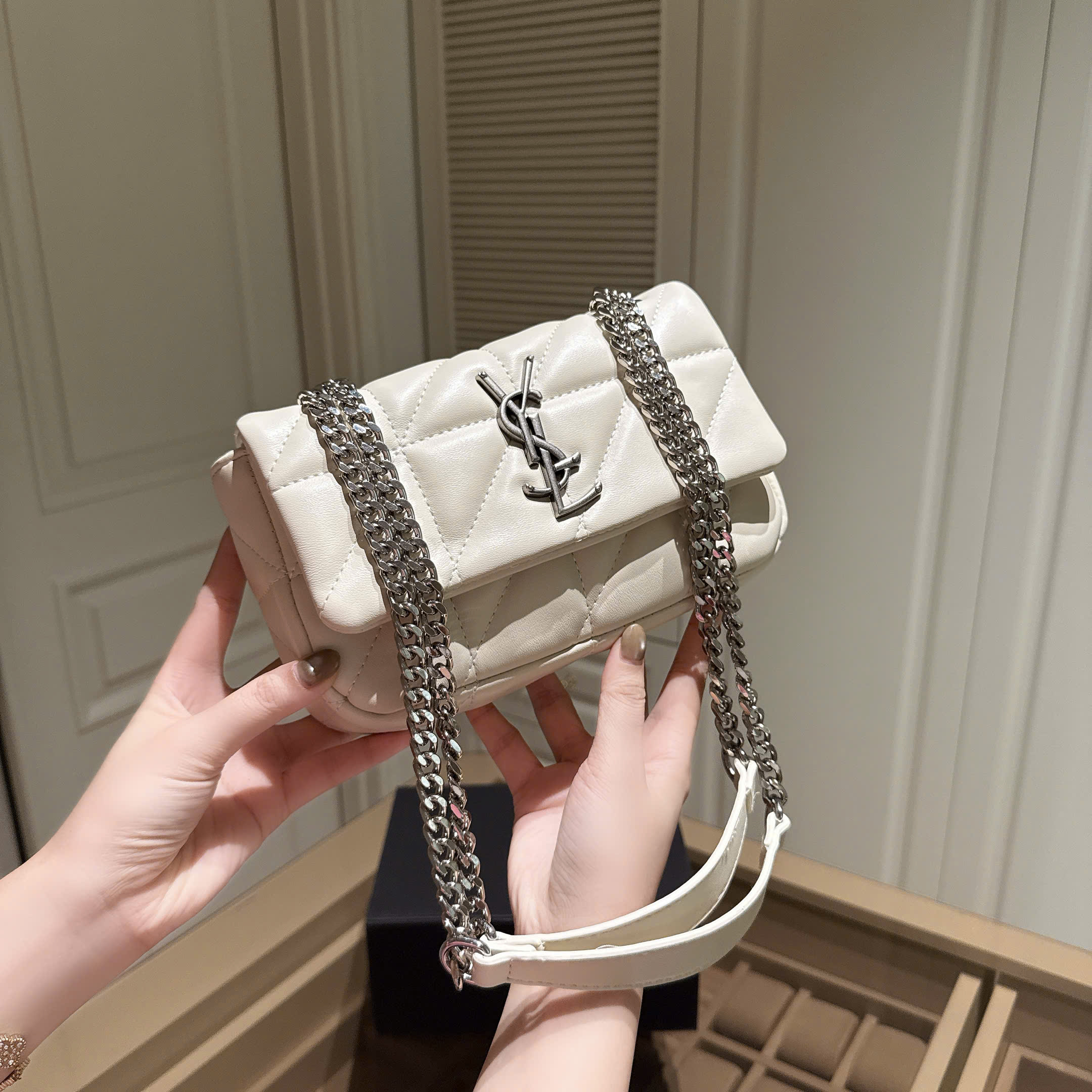 3720A# Túi YSL vân trám dây xích