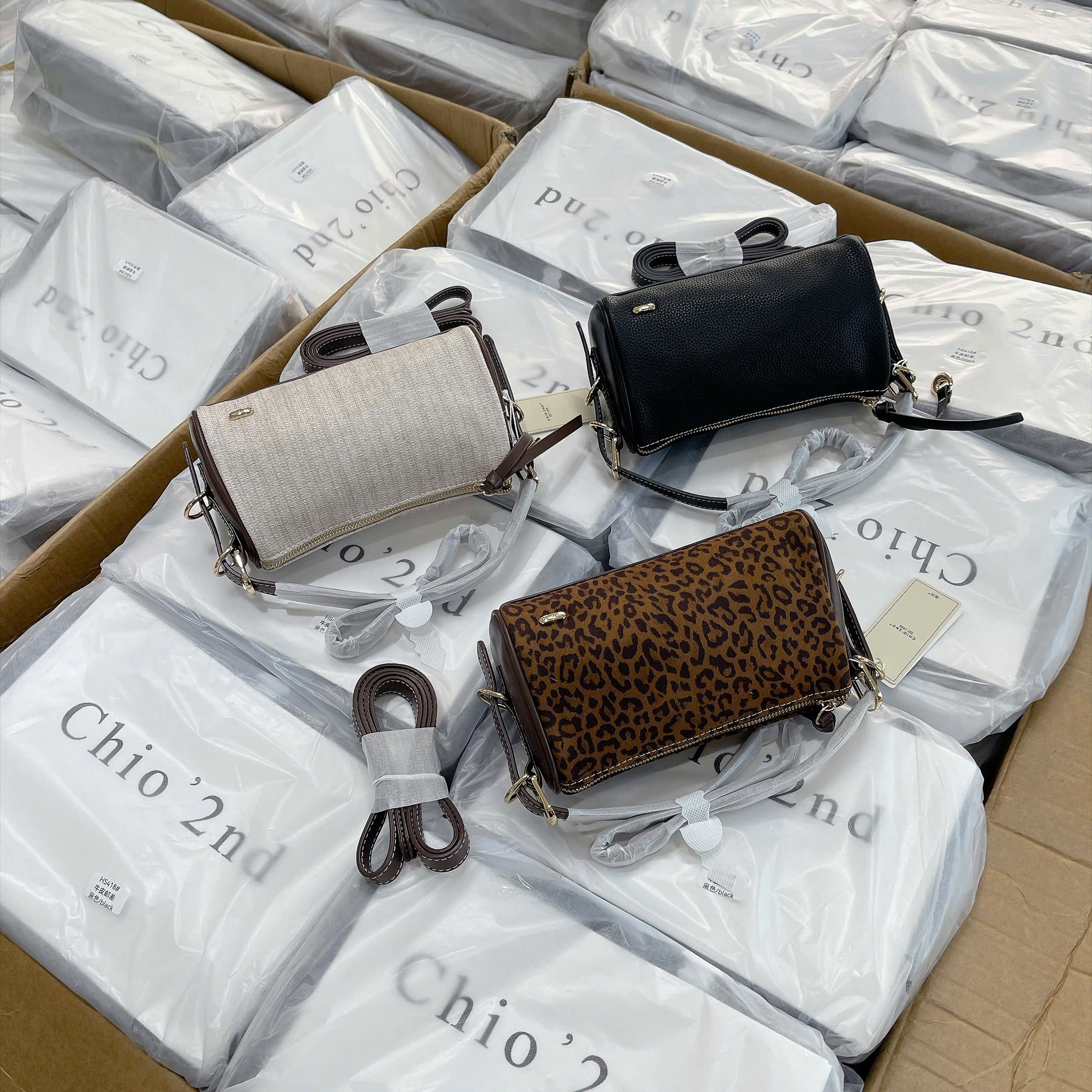 HS417# Túi Chio'2nd trống kẹp nách 3 màu