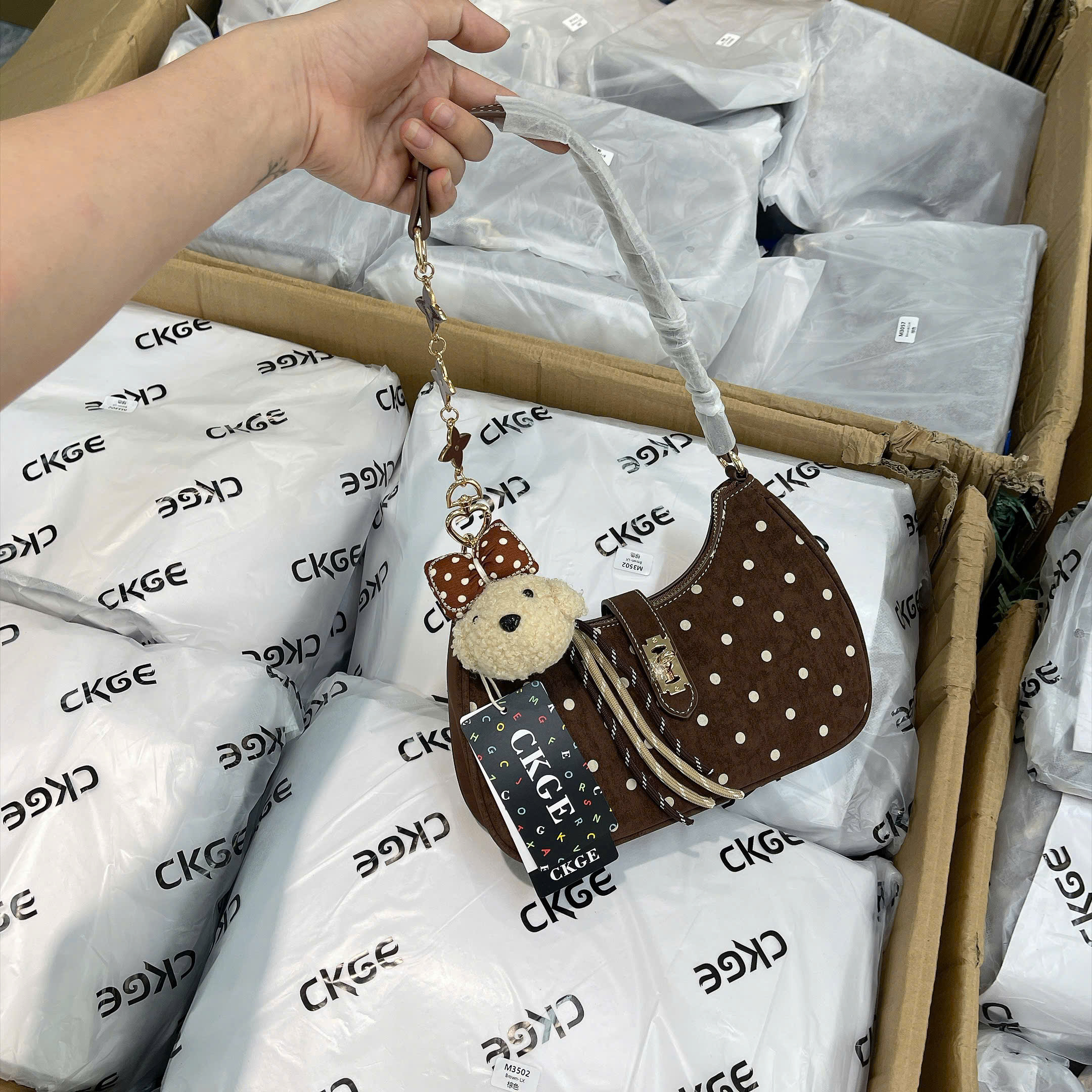 M3524# Túi kẹp nách chấm bi CKGE