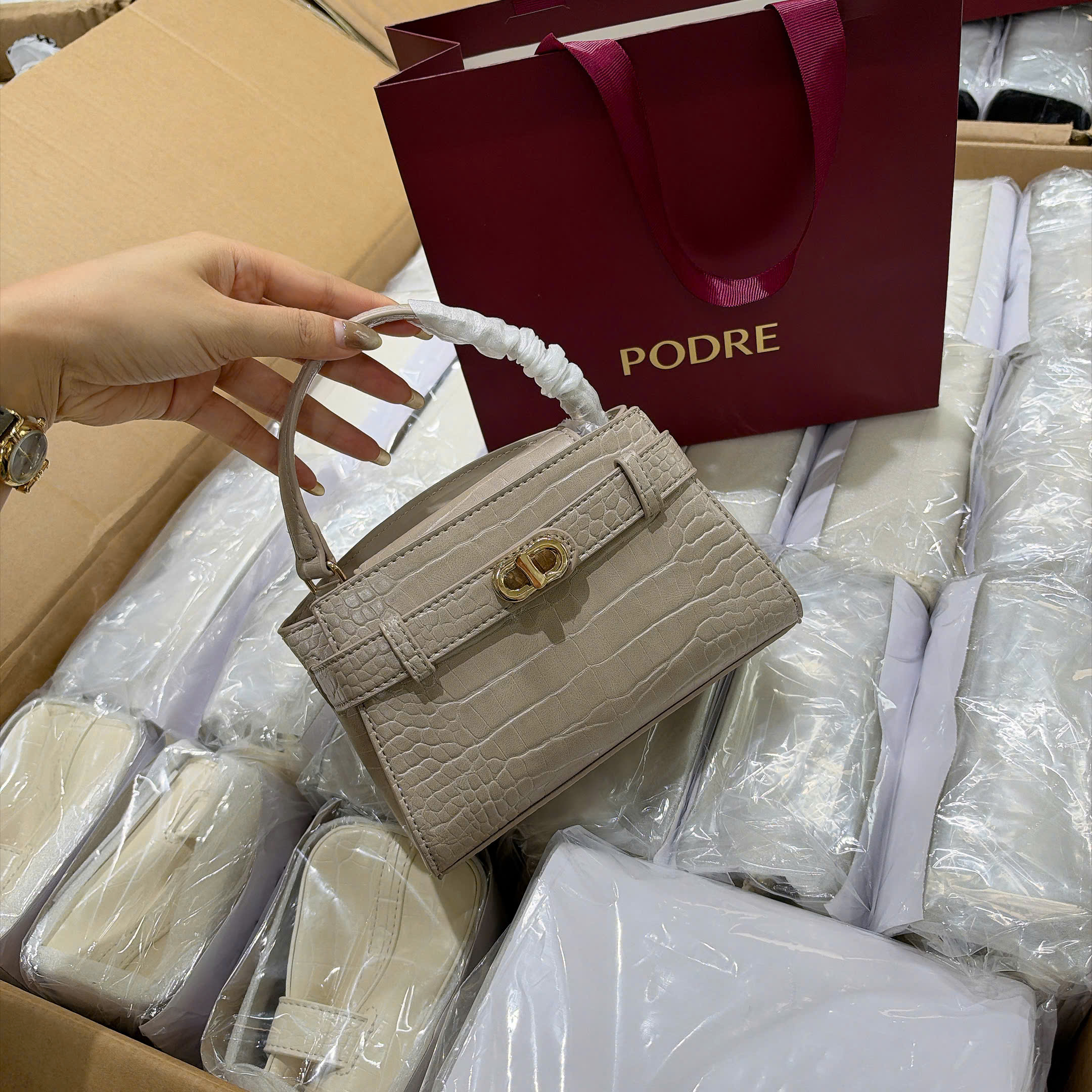 PE-6030# Túi xách Podre khóa vàng (kèm túi giấy)