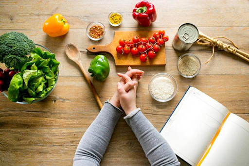 Chế độ ăn uống không hợp lý dẫn đến mỡ bụng sau sinh