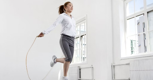 Nhảy dây nhiều có bị to bắp chân không?