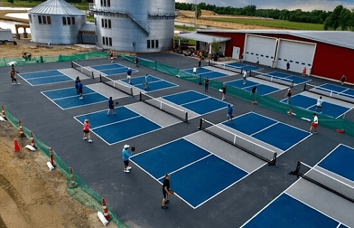 Pickleball ngoài trời