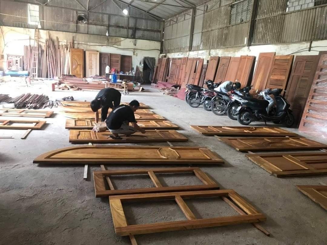 So Sánh Sơn Gốc Nước Và Sơn PU Cho Nội Thất Gỗ Xuất Khẩu: Lựa Chọn Nào Tối Ưu Hơn?