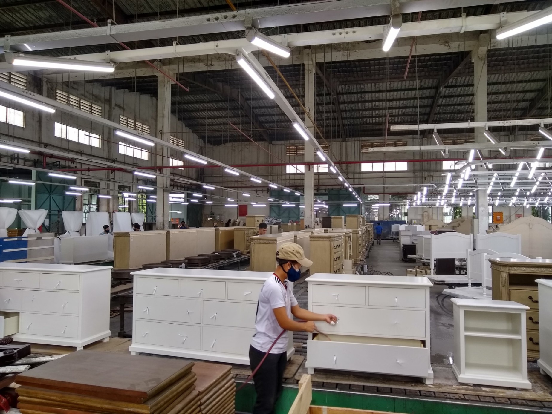 Sơn Lót Gỗ gốc Nước – Giải Pháp Toàn Diện Cho Bề Mặt Gỗ Bền Đẹp, An Toàn