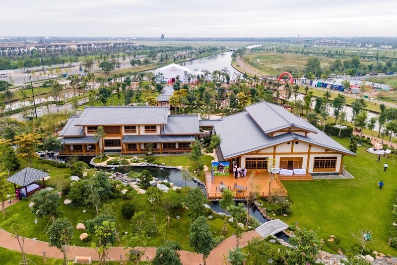 sơn gỗ ngoài trời cho dự án tại Waterpoint Long An