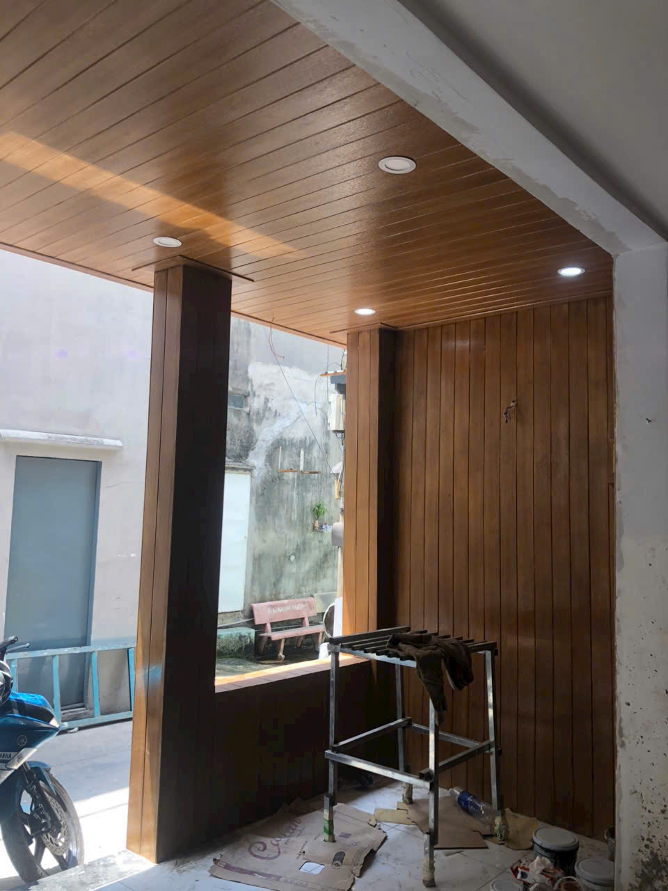 Dự án thi công sử dụng sơn conwood giả gỗ Lotus