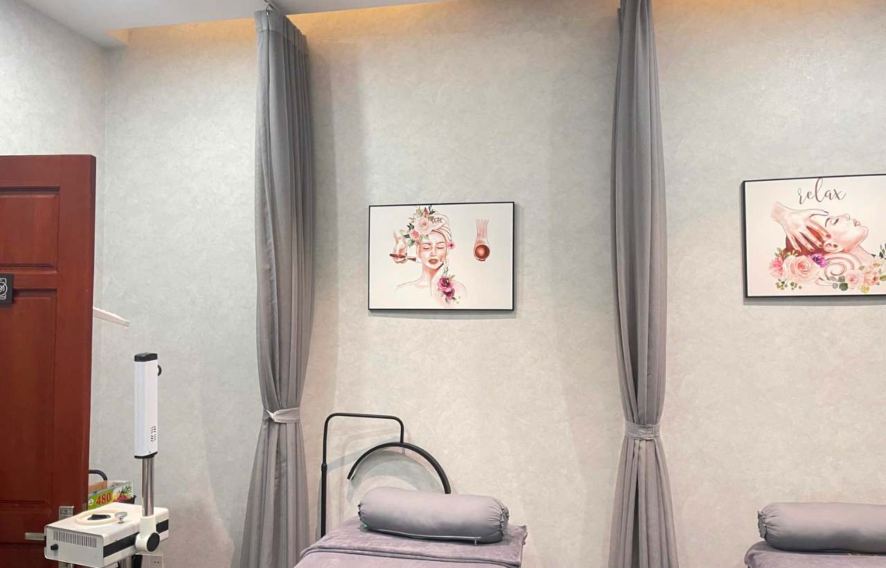 thi công thực tế giấy dán tường spa tại TPHCM