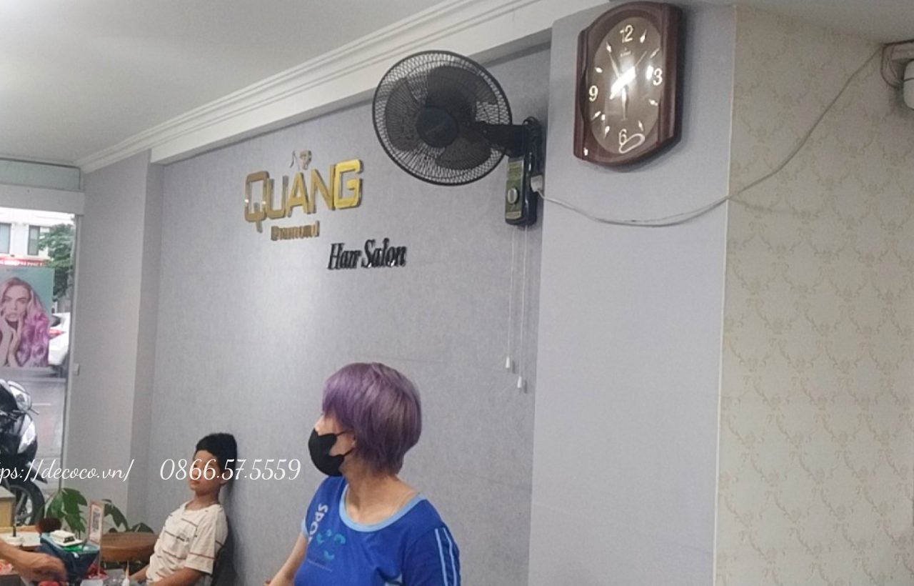 dùng giấy dán tường hay sơn