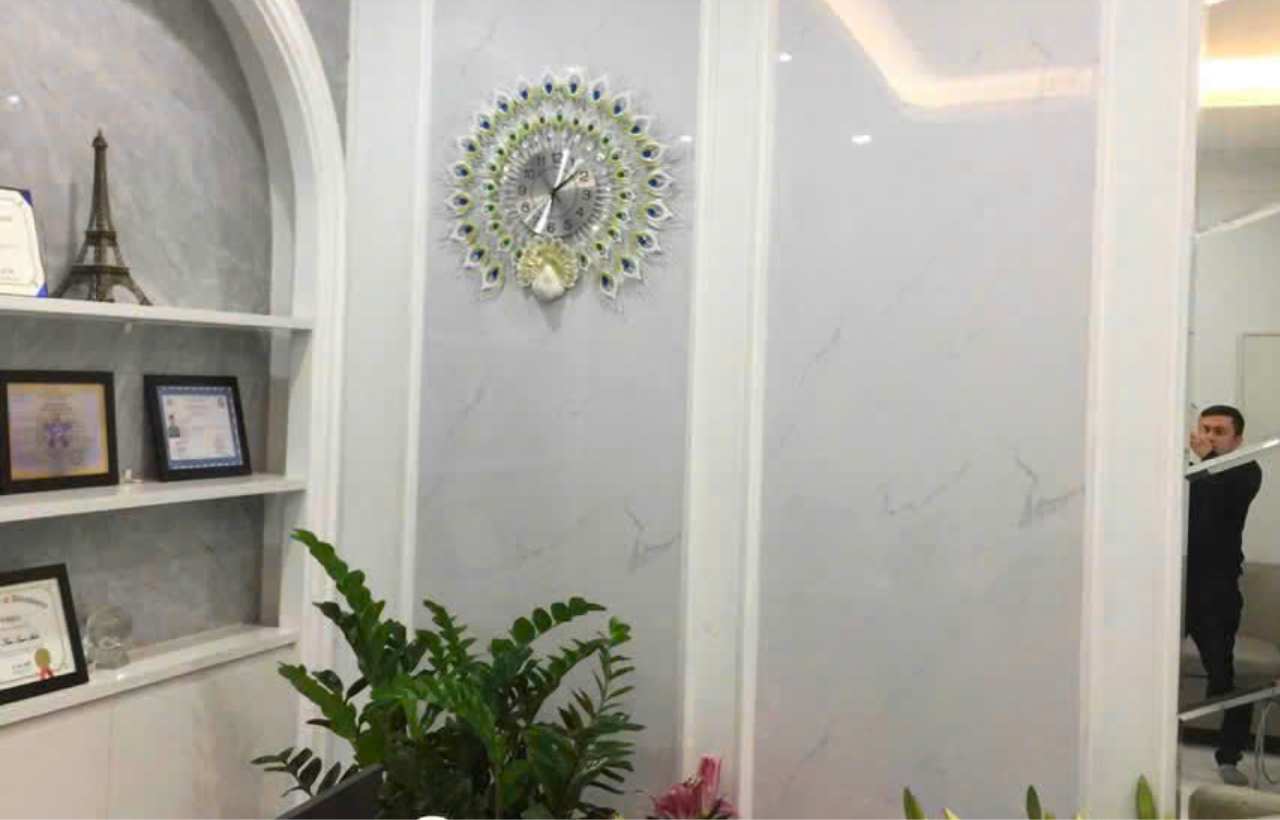 Tấm ốp PVC vân đá thi công thực tế
