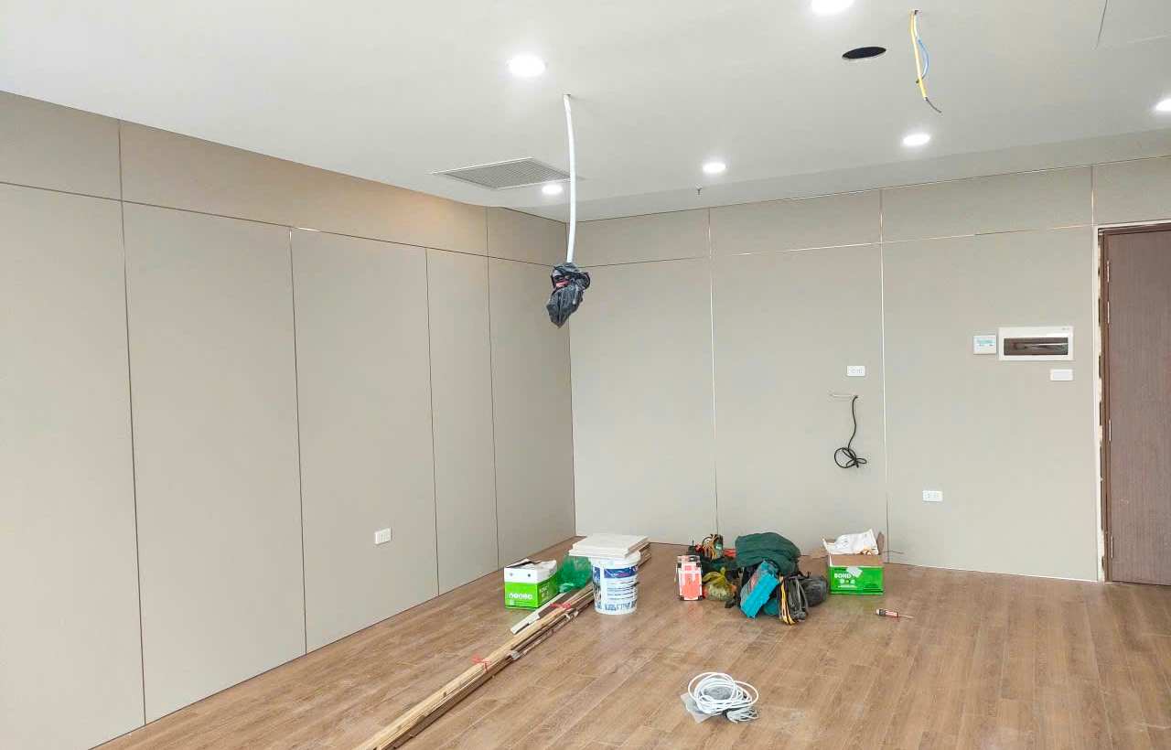 Ốp tường nhựa văn phòng tại Hà Nội