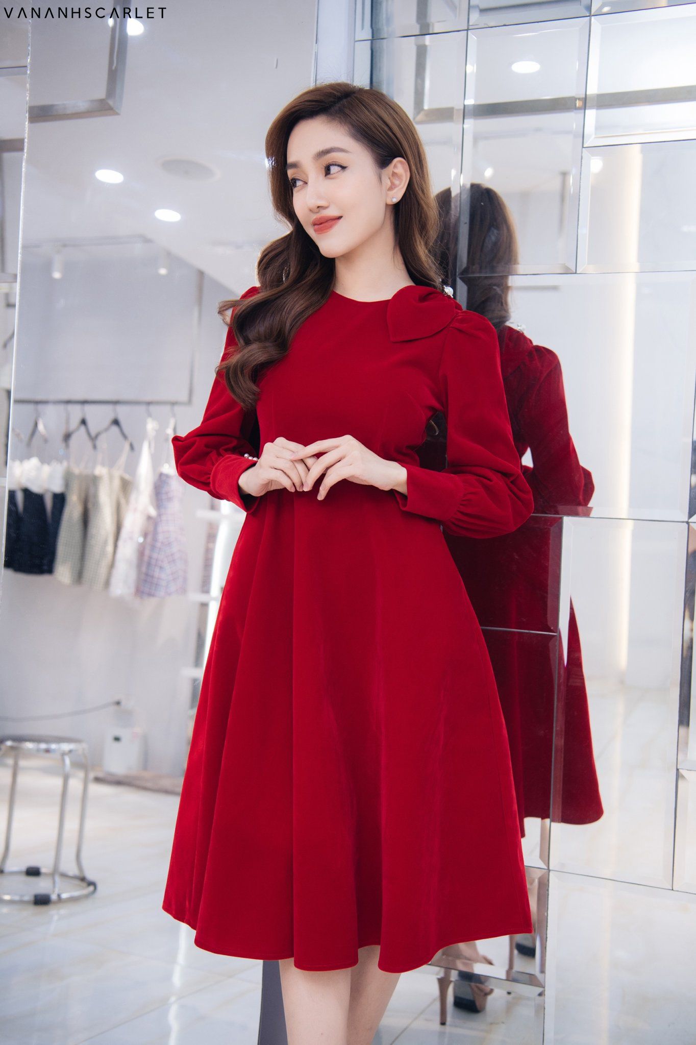 Áo dài nhung đỏ đô đậm đẹp truyền thống may sẵn áo cổ tròn trung niên cao  cấp | Shopee Việt Nam