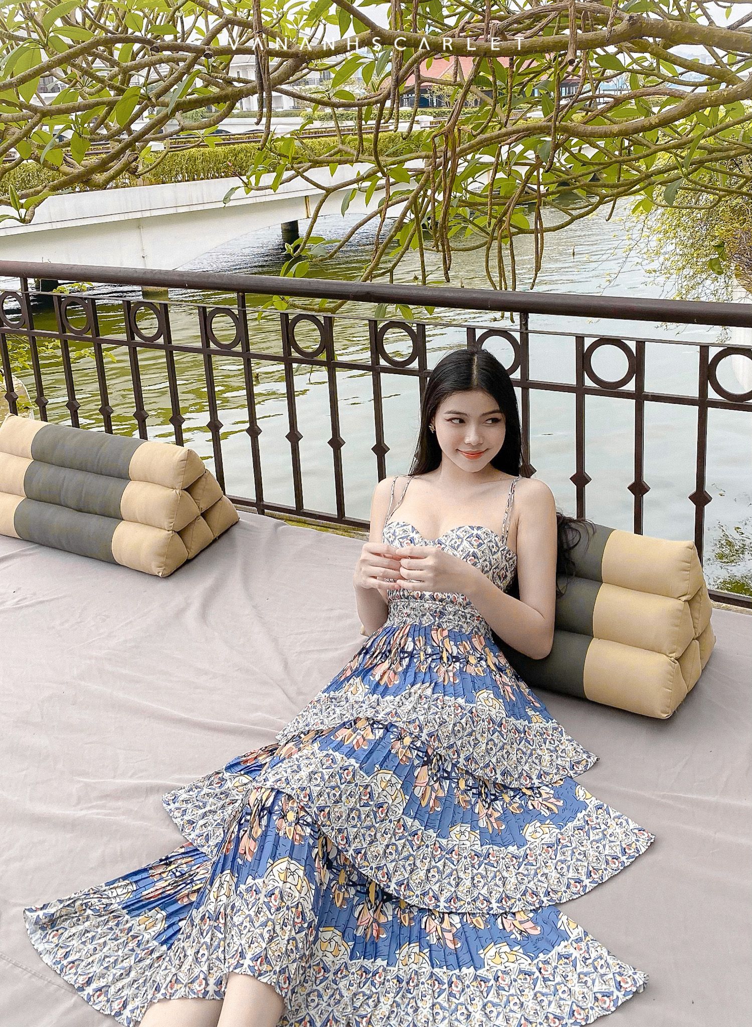 Váy Tầng Đen thêu bướm HOIVU M V023 – Yunie Clothes