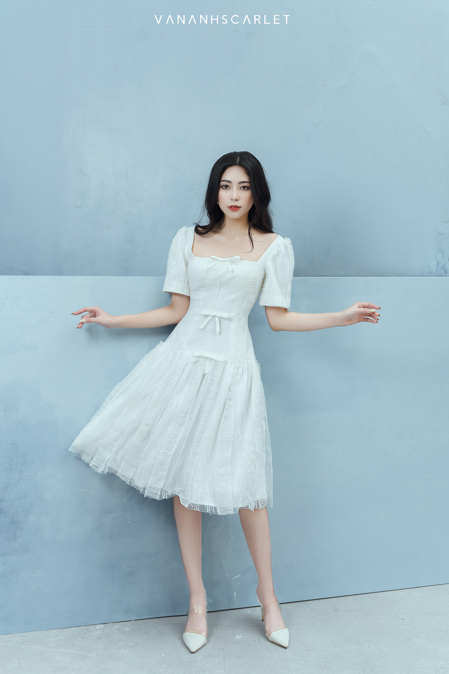 Đầm đen Bowie Dress phối cổ vuông nơ trắng LUXD013