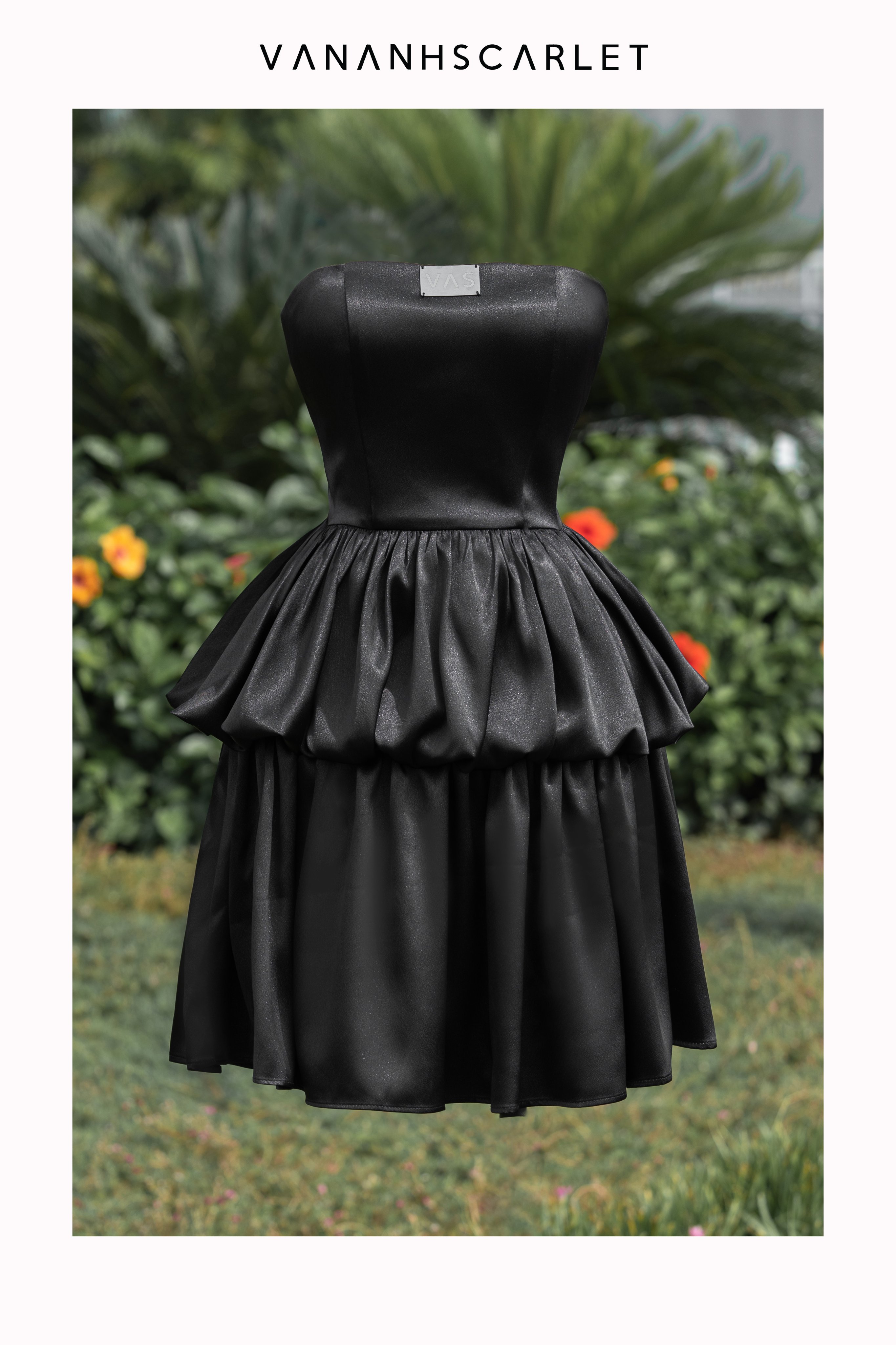 Váy đen ngắn cúp ngực kèm bao tay GLAMDOLL – Hizu Dress Up