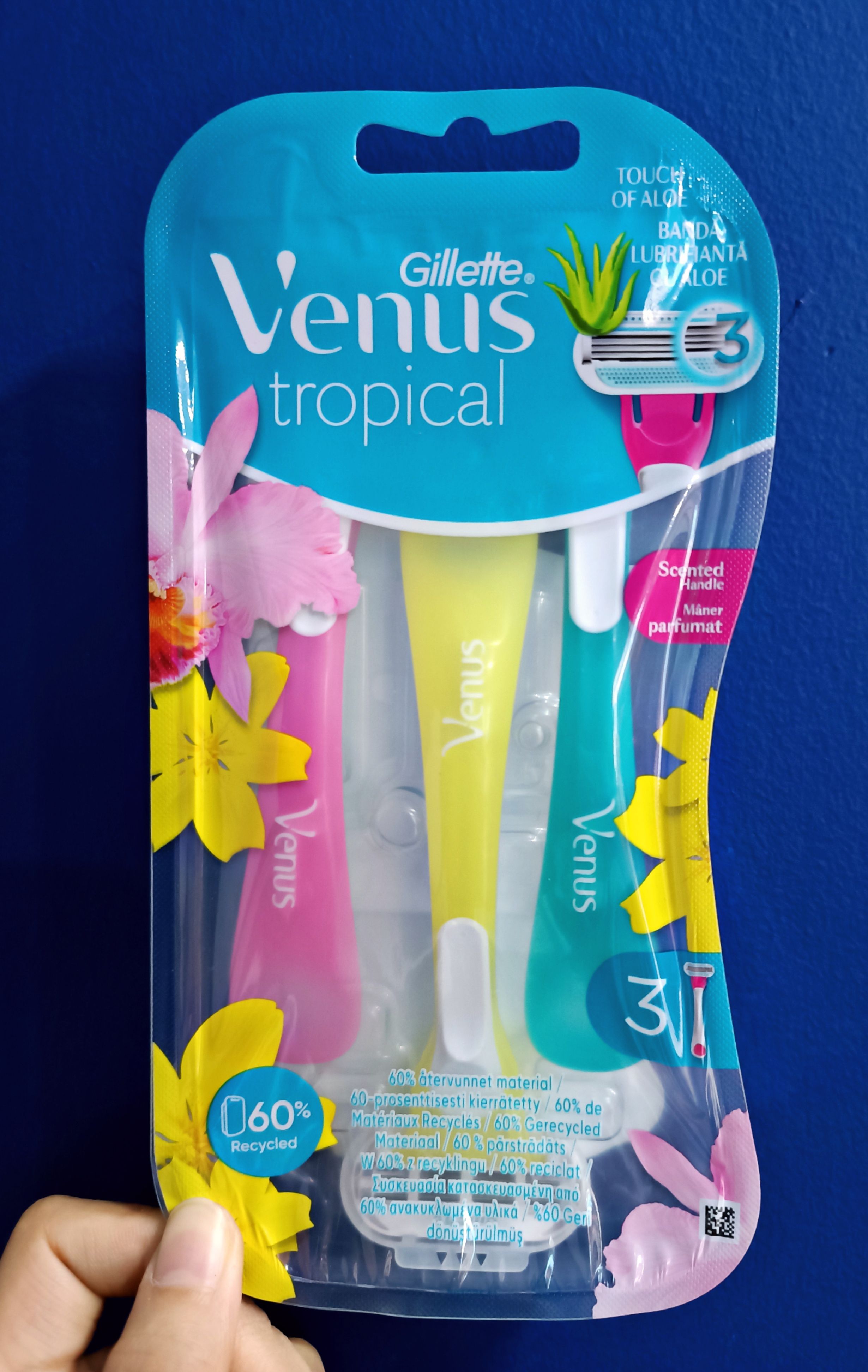 Gillette Venus Tropical with Aloe Vera 3