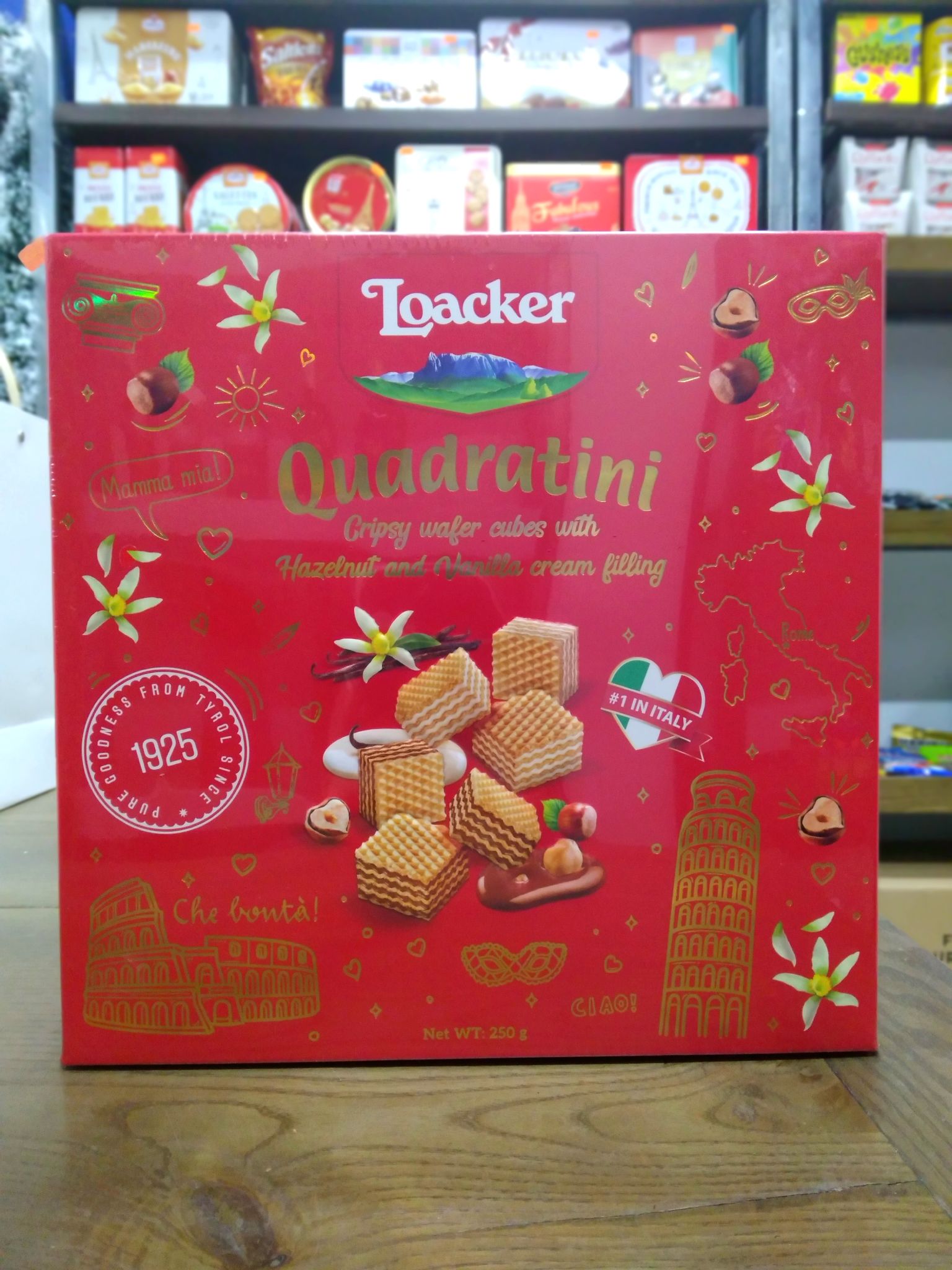 Bánh Xốp Loacker Quadratini Gift Box 250g