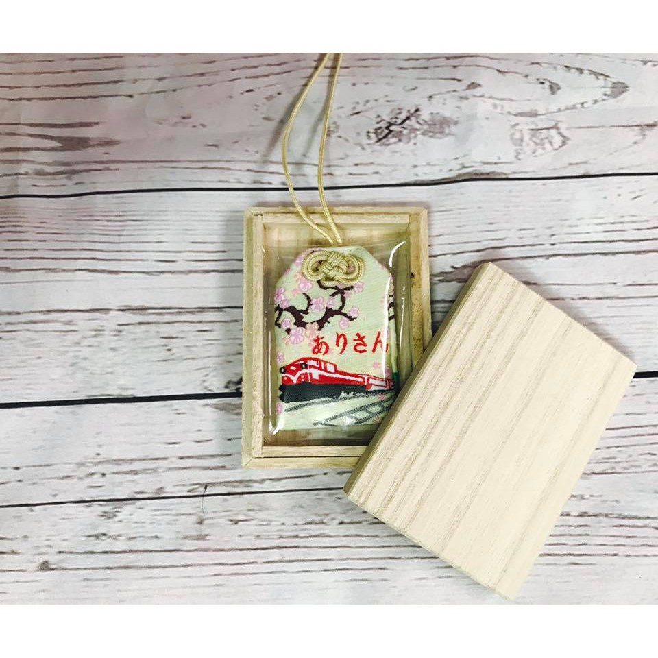 Hộp gỗ đựng bùa omamori