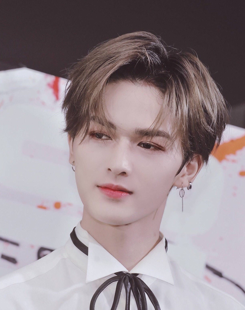 Khuyên tai Nine Percent 1