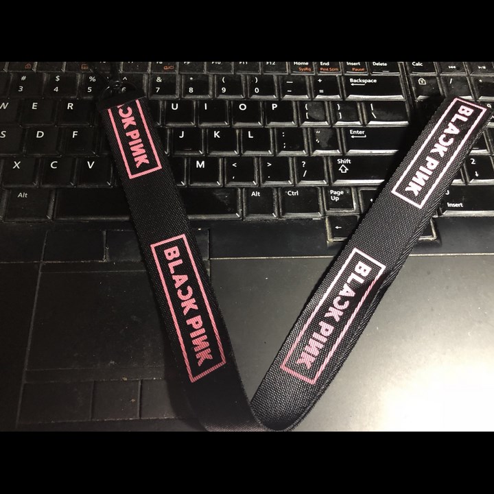 strap blackpink nametag blackpink đeo điện thoại