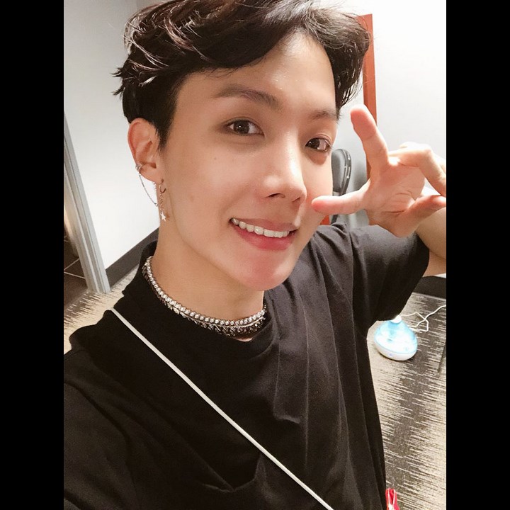 Khuyên tai bts khuyên tai Jhope kẹp ngôi sao answer