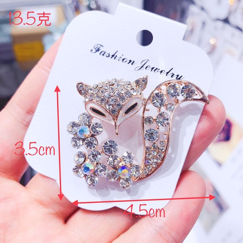 Cài áo hồ ly đính đá sang trọng phong cách tổ trang
