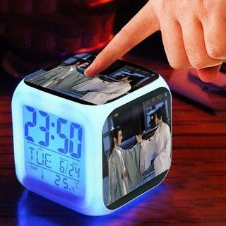 Đồng hồ báo thức để bàn in hình SƠN HÀ LỆNH THIÊN NHAI KHÁCH LED idol Trung Quốc tiện lợi