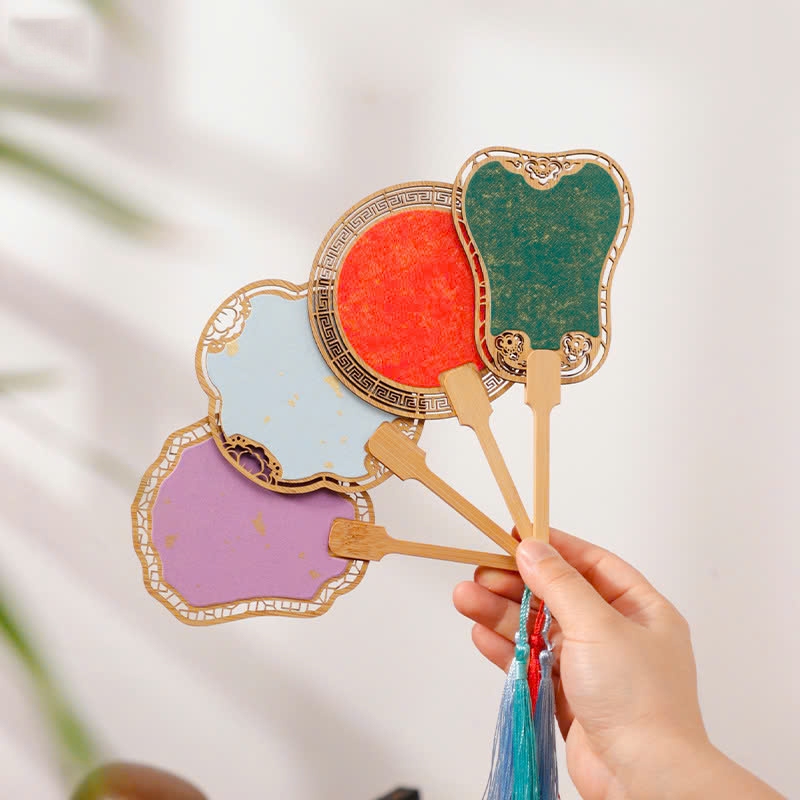 Quạt Gỗ Cầm Tay Mini Cho Trẻ Em – Phong Cách Cổ Trang đáng yêu - Thiết Kế Đẹp, Nhẹ, An Toàn
