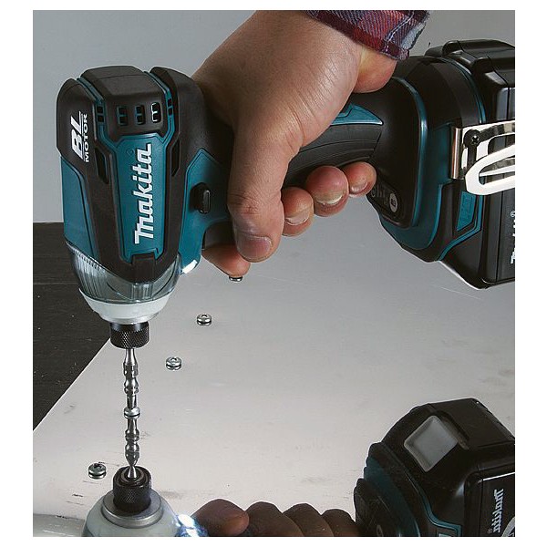 Máy Bắn Vít Dùng Pin (18V) Makita DTD152Z