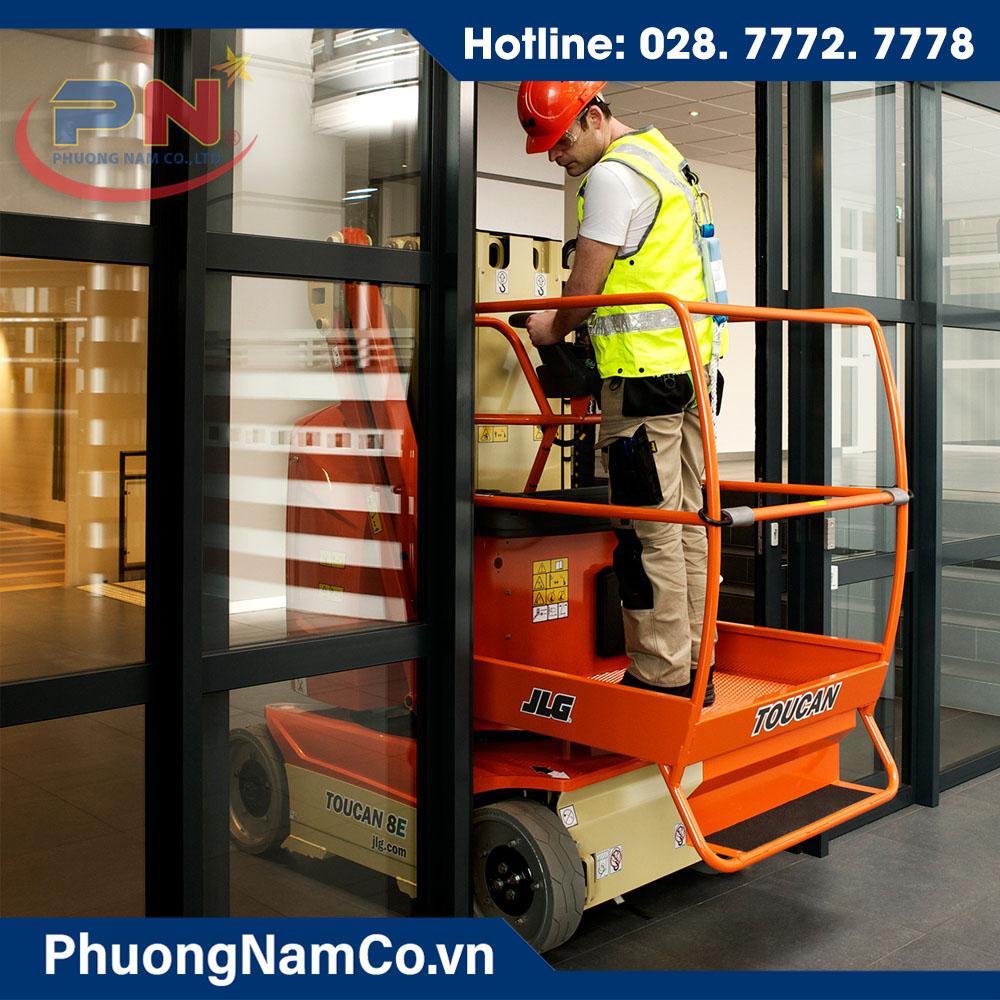 Cho Thuê Xe Nâng Người 8M JLG T8E Toucan